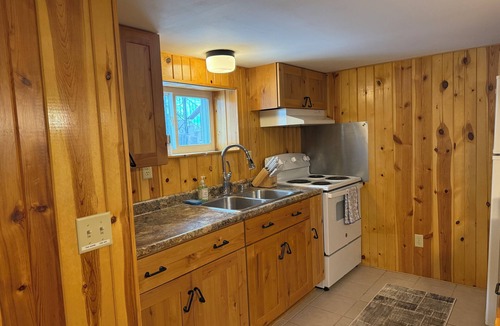 Center City Cabin | Charming Underhill 2-bedroom cabin in lovely Center City with lake access.