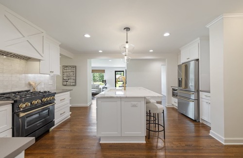 Crieve Hall House | Charming updated Mid-century beauty 15 min. between both Nashville & Brentwood