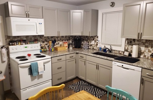 Fargo Apartment | Clean Ground Level Apt/Queen Bed/Free Parking & Laundry/Close to Downtown