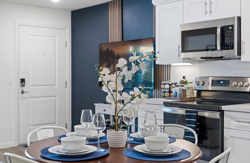Crown Point Apartment | Coastal King Bed Villa, Steps from Beach, Parking!