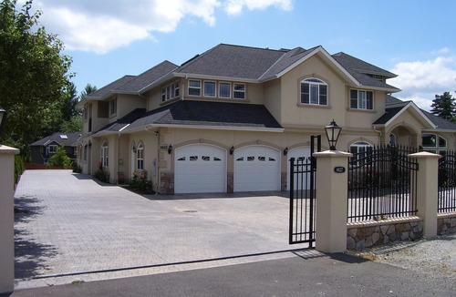 Kenmore Villa | Comfortable and spacious 5-bedroom villa Sleeps 16