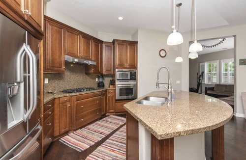 Carmel Country Highlands House | Corner House in Cul de Sac - Hot Tub, AC, Parking