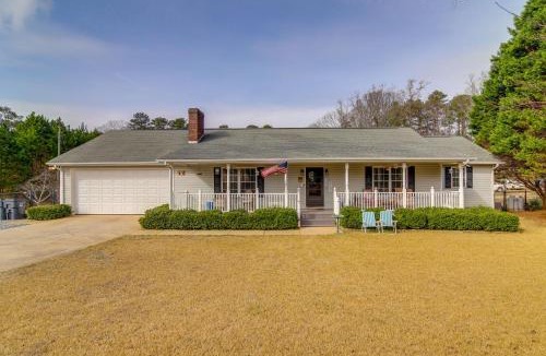 Suwanee Apartment | Country Living with Everything You Need Close By