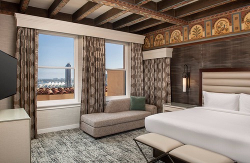 Civic Core Hotel | Courtyard by Marriott San Diego Downtown
