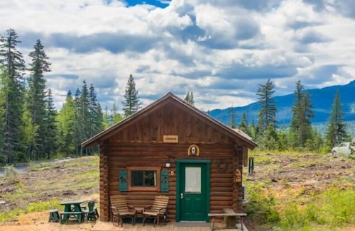 Bigfork Cabin | Cowboy Log Cabin, Mountain views and Firepit