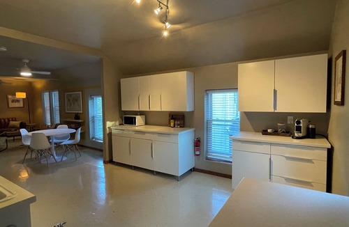 Warren Apartment | Cozy 2-bedroom apartment in Warren with AC, WiFi