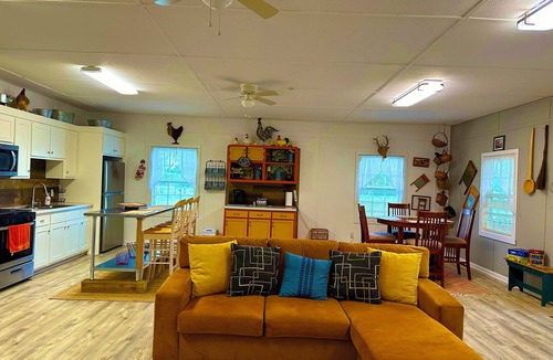 Oxford House | Cozy 2- bedroom, full bath guest house on working farm, 1 mile to racetrack.