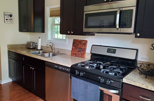 Wasco House | Cozy Cabin In Roselle
