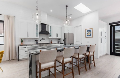 Clairemont House | Cozy California Modern Farmhouse Sauna + Hot tub + Outdoor living + Relax