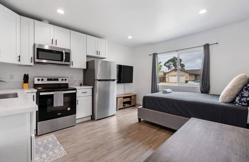 North Clairemont Apartment | Cozy Central Studio for Monthly Living