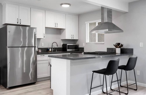 North Clairemont House | Cozy Clean Family Home - Central to everything!