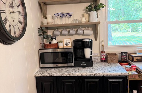 Wright City Cottage | Cozy Cottage on 9 tranquil acres in Wright City, Mo. Minutes to wedding venues!