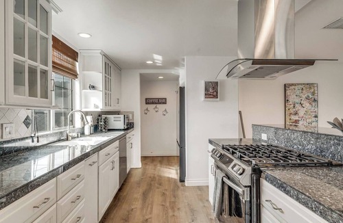 Clairemont Mesa House | Cozy & Entertainment Haven | Large backyard Views