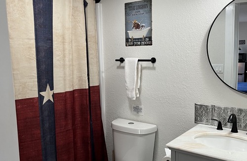 Wyldwood House | Cozy Guesthouse right outside Austin, TX Near COTA