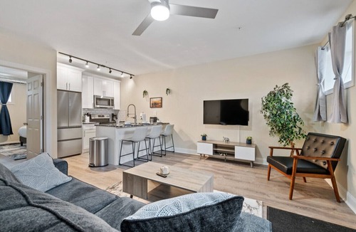 East Liberty Apartment | Cozy King Bed Suite ~ Free Parking & Ground Floor!