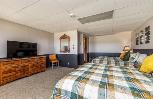 Apple River Cabin | Cozy King + Queen Suite | Near Golf, Lake & Marina