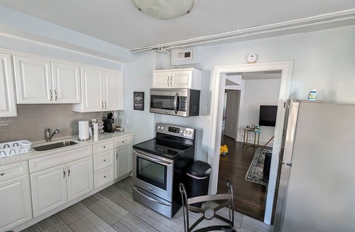 Germantown Apartment | Cozy West Germantown 2-bed Mezzanine Apartment in Philadelphia