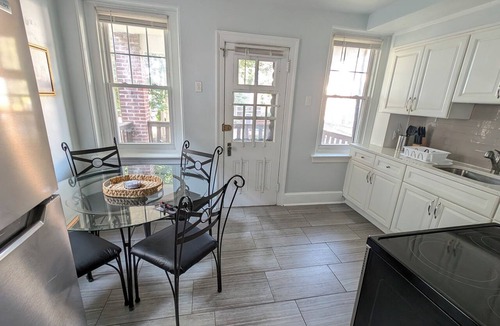 Germantown Apartment | Cozy West Germantown 2-bed Mezzanine Apartment in Philadelphia