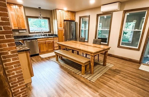 Climax House | Creekside Haven Hot Tub Fire Pit Waterfront