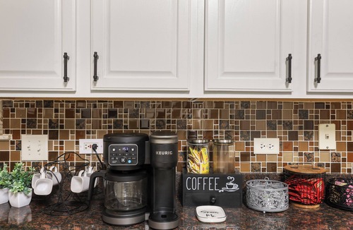Carol Stream House | Crisp: Spacious 5BR - 2.5 BT house in Carol Stream
