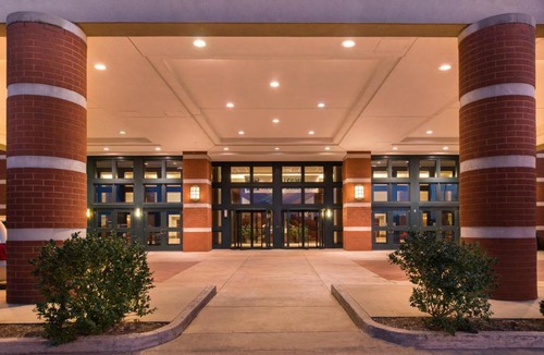 Springfield Hotel | Crowne Plaza Springfield Convention Center by IHG