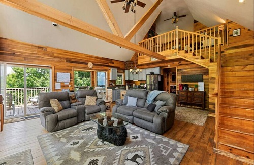 Maggie Valley Cabin | Cubby Bear Cabin-Peaceful, Pet Friendly Great View