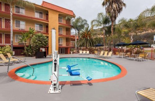 Del Cerro Hotel | Days Inn by Wyndham Mission Valley-SDSU