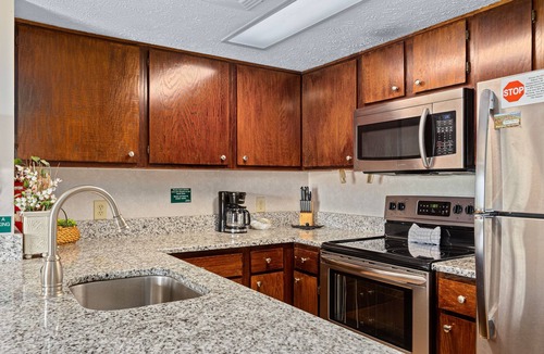 Gatlinburg Condo | Deer Ridge E108 | Balcony, Resort Pools, Tennis + Picnic Area