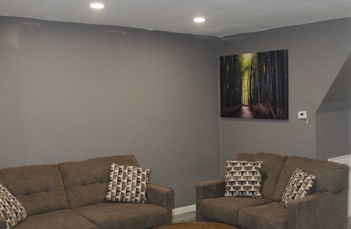 Primos Secane Apartment | Delightful apartment with AC in Lansdowne