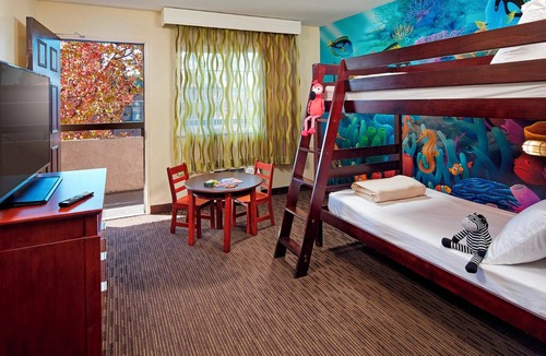 Mission Valley Hotel | Deluxe Suite w/Pool Access & Pets Allowed Near San Diego Zoo - 5.6 miles