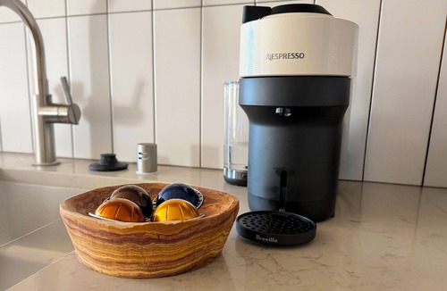Hillcrest Apartment | Designer Hillcrest Retreat with Pool & Gym – Walking Distance to Top Dining