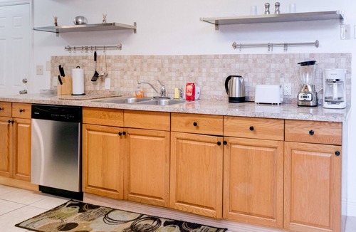 Fort Lauderdale Villa | DESIGNER OASIS RESORT .12 BEDROOMS .7 BATHS .PRIVATE RESORT .SLEEPS 24 GUESTS