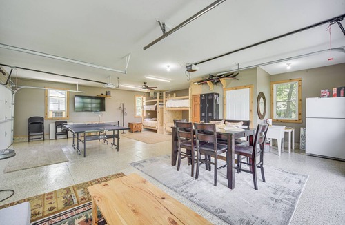 Almelund Cabin | Dock, Fire Pit, Games! Spirt Lake Family Retreat