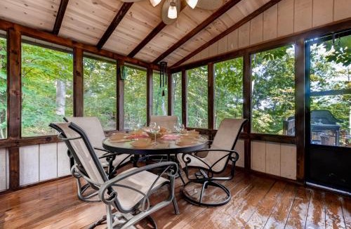 Innsbrook House | Dock & Resort Perks: Quiet Lakefront Cottage