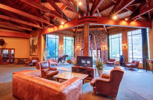 Mount Charleston Hotel | Double Queen Room at The Retreat on Charleston Peak – All-Season Mountain Escape