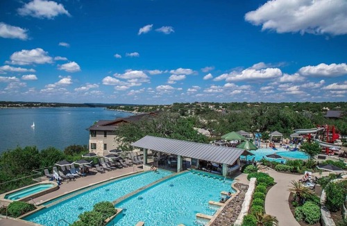 Lakeway Hotel | Double Queen with Balcony at Lakeway Resort & Spa, Pool