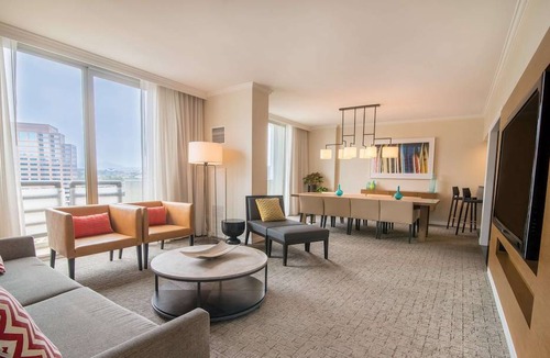 Mission Valley Hotel | DoubleTree by Hilton Hotel San Diego - Mission Valley