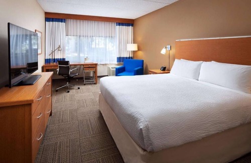 Kearny Mesa Hotel | Easy Beach & City Access + Pool Access