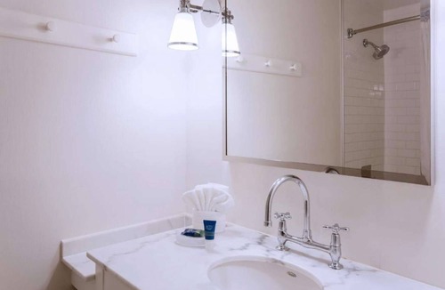 Kearny Mesa Hotel | Easy Beach & City Access + Pool Access