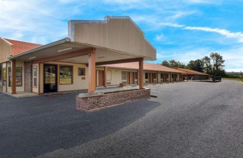 Cornersville Cabin | Econo Lodge Cornersville I-65