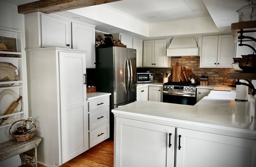 Edinboro Cottage | Edgewater Escape…Cozy waterfront cottage nestled in the center of Edinboro!