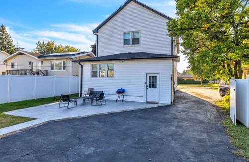 Elmhurst House | Elegant Haven: 4BR/3BA Retreat-Ideal for LongStays