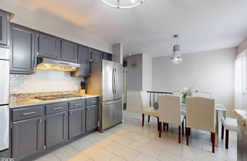 Elmhurst House | Elmhurst Oasis: Extended O`Hare Stay