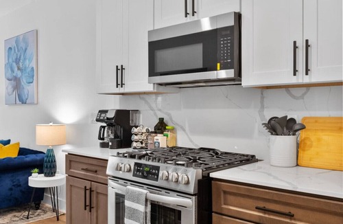 Kearny Mesa Apartment | Endless Summer: Luxe 1BR w/Resort-Style Amenities