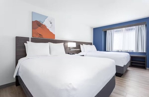 Clarion Hotel | Enjoy Quiet Modern Room w/Free Parking & Breakfast Perfect for Family Stays