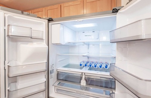 Bay Ho House | Entire Townhouse! Pool, Jacuzzi Quiet Neighborhood