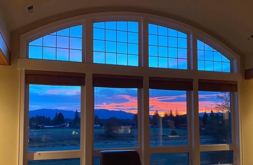 Tacoma House | Enumclaw Estate, Scenic Views! Sleeps12,HotTub,Sauna, 1hr frm Rainier & Crystal