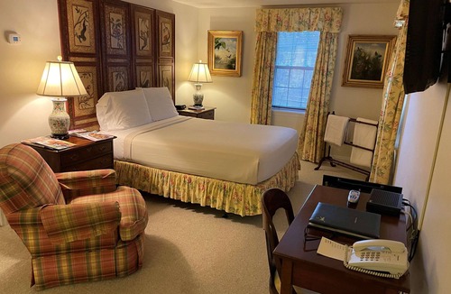 Montchanin Hotel | Exceptional Spacious Room w/Gas Fireplace, Sitting Room, Marble Bathroom, Spa