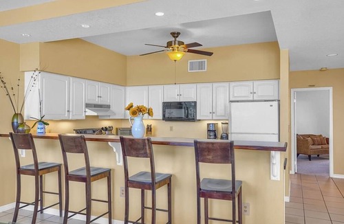 Long Key Condo | Experience coastal bliss at Oceanside Isle, a spacious 3-bedroom condo in Long Key.