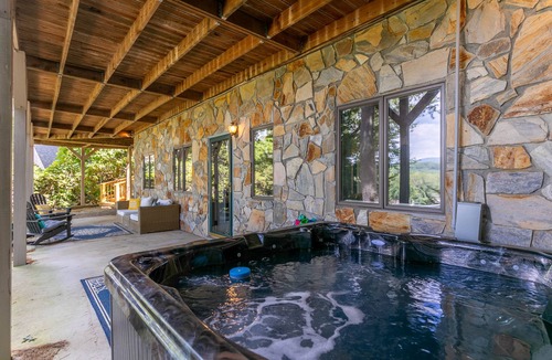 Spruce Pine Cabin | Fairway Gem at Spruce Pine - EV charge port, hot tub, fishing access